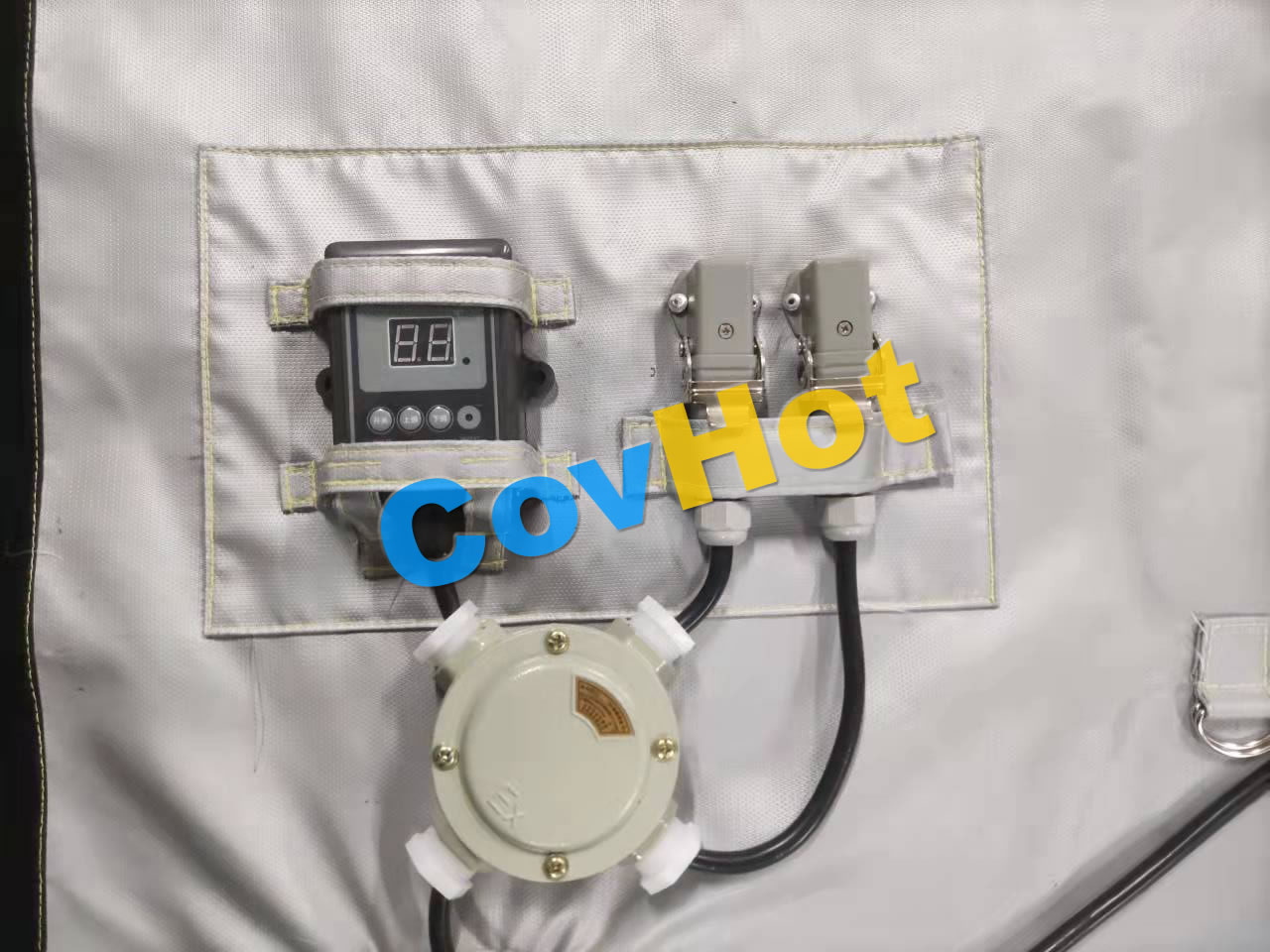 電伴熱<a href=http://www.gzsiya.cn/e/tags/?tagname=%E4%BF%9D%E6%B8%A9%E5%A5%97 target=_blank class=infotextkey>保溫套</a>